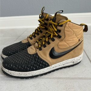 Size 15 Nike Lunar Force Duckboots